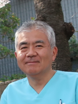 和泉市/くぼ歯科院長